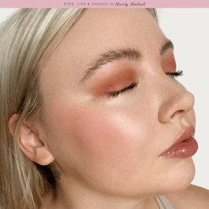 Rare Beauty by Selena Gomez Stay Vulnerable Melting Cream Blush - Nearly Neutral kremli rumyana