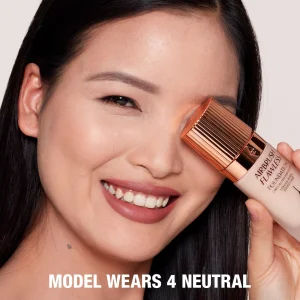 Тональный крем с матовым финишем Charlotte Tilbury Airbrush Flawless Foundation - 4 Neutral