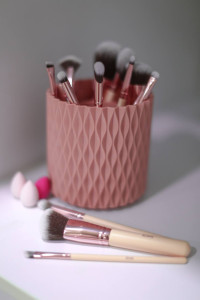 Набор кистей для макияжа с удобным вращающимся держателем Femi Cosmetics - Baby Pink