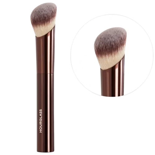 Hourglass Ambient Soft Glow Foundation Brush tonal krem surtish uchun cho'tka