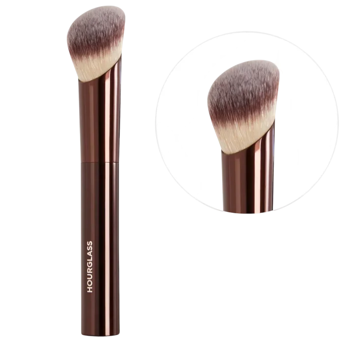 Hourglass Ambient Soft Glow Foundation Brush tonal krem surtish uchun cho'tka