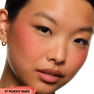 Румяна Yves Saint Laurent Make Me Blush 24H Buildable Powder Blush - 37 Peachy Nude