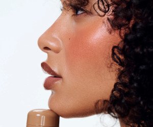 Rhode pocket blush - sun soak krem rumyana