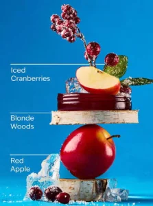 Ароматическая свеча с 3 фитилями Bath & Body Works Frosted Cranberry 3-Wick Candle - 411 г