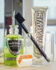 Marvis Whitening Mint 85 ml oqartiruvchi yalpizli tish pastasi