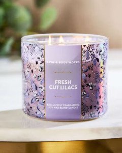 Ароматическая свеча с 3 фитилями Bath & Body Works Fresh Cut Lilacs 3-Wick Candle - 411 г