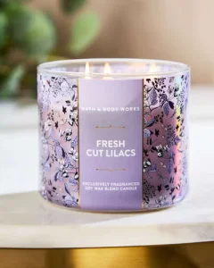 Ароматическая свеча с 3 фитилями Bath & Body Works Fresh Cut Lilacs 3-Wick Candle - 411 г
