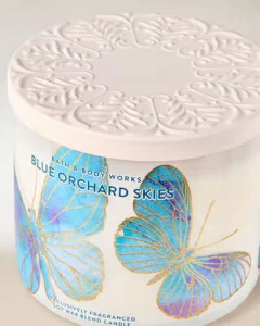 Bath & Body Works Blue Orchard Skies 3-Wick Candle - 411 g uch fittilli xushbo'y sham