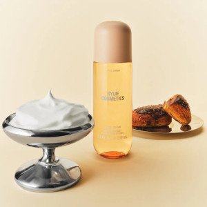 Спрей для тела и волос Kylie Cosmetics - Sweet Éclair Hair & Body Mist - 236 ml