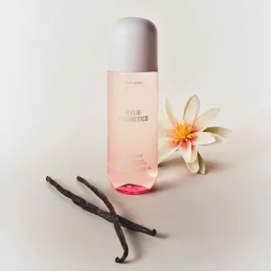 Kylie Cosmetics - Vanilla Dew Hair & Body Mist tana va soch spreyi - 236 ml