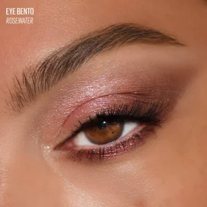 Kaja Eye Bento Bouncy Eyeshadow Trio - Rosewater 01 ko'z tenlari triosi