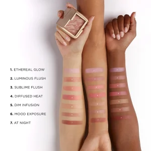 Сияющие пудровые румяна Hourglass Ambient Lighting Blush - Luminous Flush