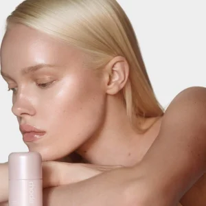Многофункциональный жидкий хайлайтер Rhode Highlight Milk - 01 Pearly Pink