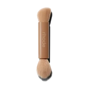 Двусторонняя кисть для бронзера и румян Rhode Pocket Brush
