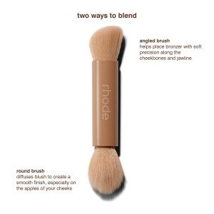 Двусторонняя кисть для бронзера и румян Rhode Pocket Brush