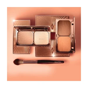 Charlotte Tilbury Filmstar Bronze & Glow Light to Medium bronzer va xaylayter paletkasi, 16 g