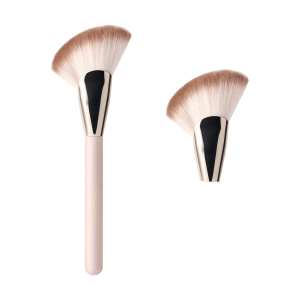 Скошенная косметическая кисть Rare Beauty Angled Powder Brush