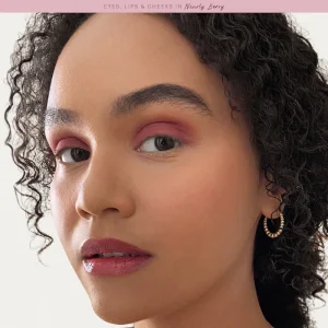 Кремовые румяна Rare Beauty by Selena Gomez Stay Vulnerable Melting Cream Blush - Nearly Berry