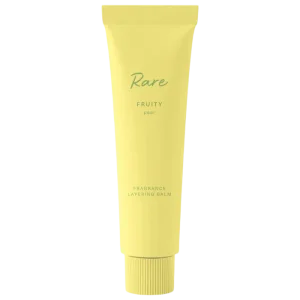 Rare Beauty by Selena Gomez Fruity Pear Fragrance Layering Balm - 20 ml atir hidini kuchaytirish uchun parfyumeriya balzami