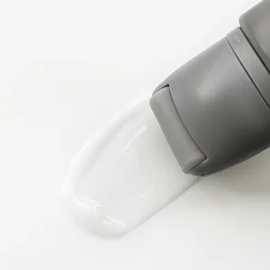 Сыворотка-праймер с ниацинамидом с удобным апликатором-массажером REFY Glow and Sculpt Face Serum Primer with Niacinamide
