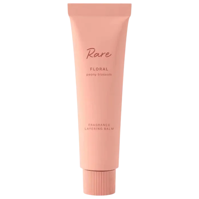 Rare Beauty by Selena Gomez Floral Peony Blossom Rare Fragrance Layering Balm - 20 ml atirni kuchaytirish uchun parfyumeriya balzami