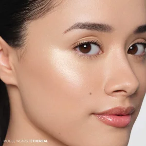 Сияющая пудра-хайлайтер Anastasia Beverly Hills Glow Seeker Champagne Gold Powder Highlighter - Ethereal